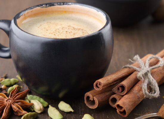 Café con canela: beneficios y receta