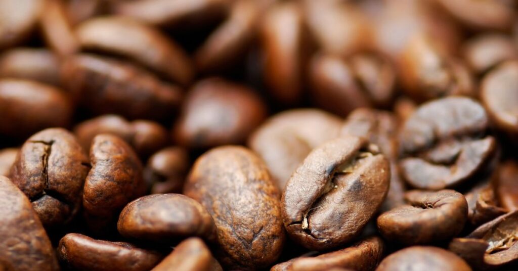 Proceso de descafeinado del café