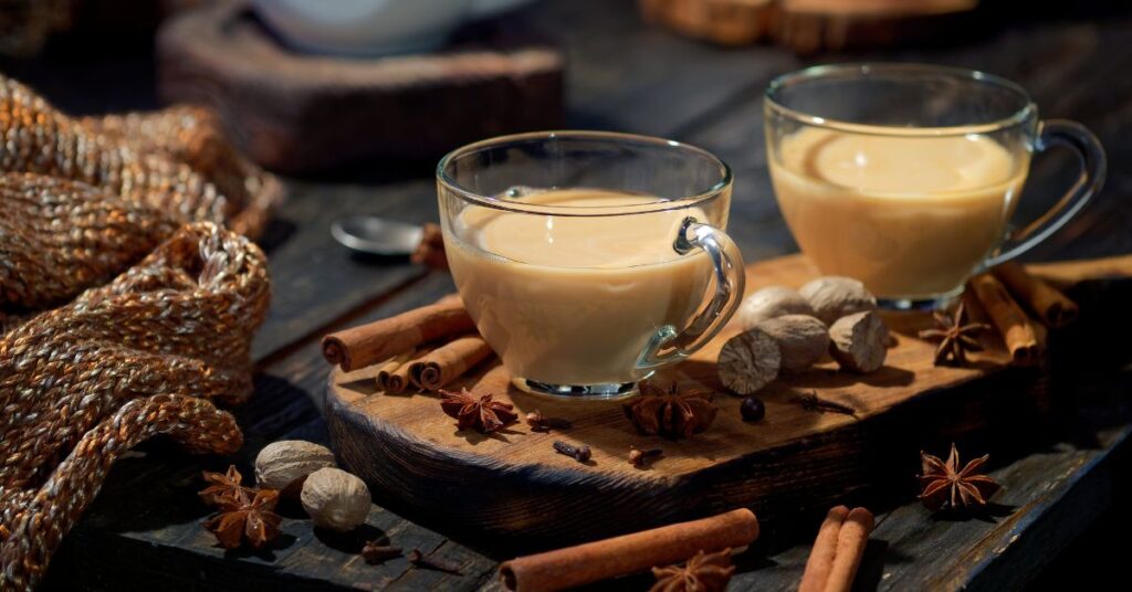 Ingredientes para preparar un té Chai Latte