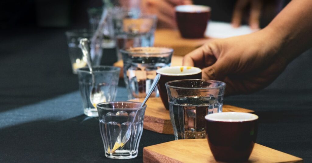 Cómo el tipo de agua afecta el perfil de sabor del café